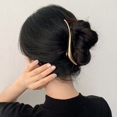 Geometrically Irregular Metal Hairpin Female