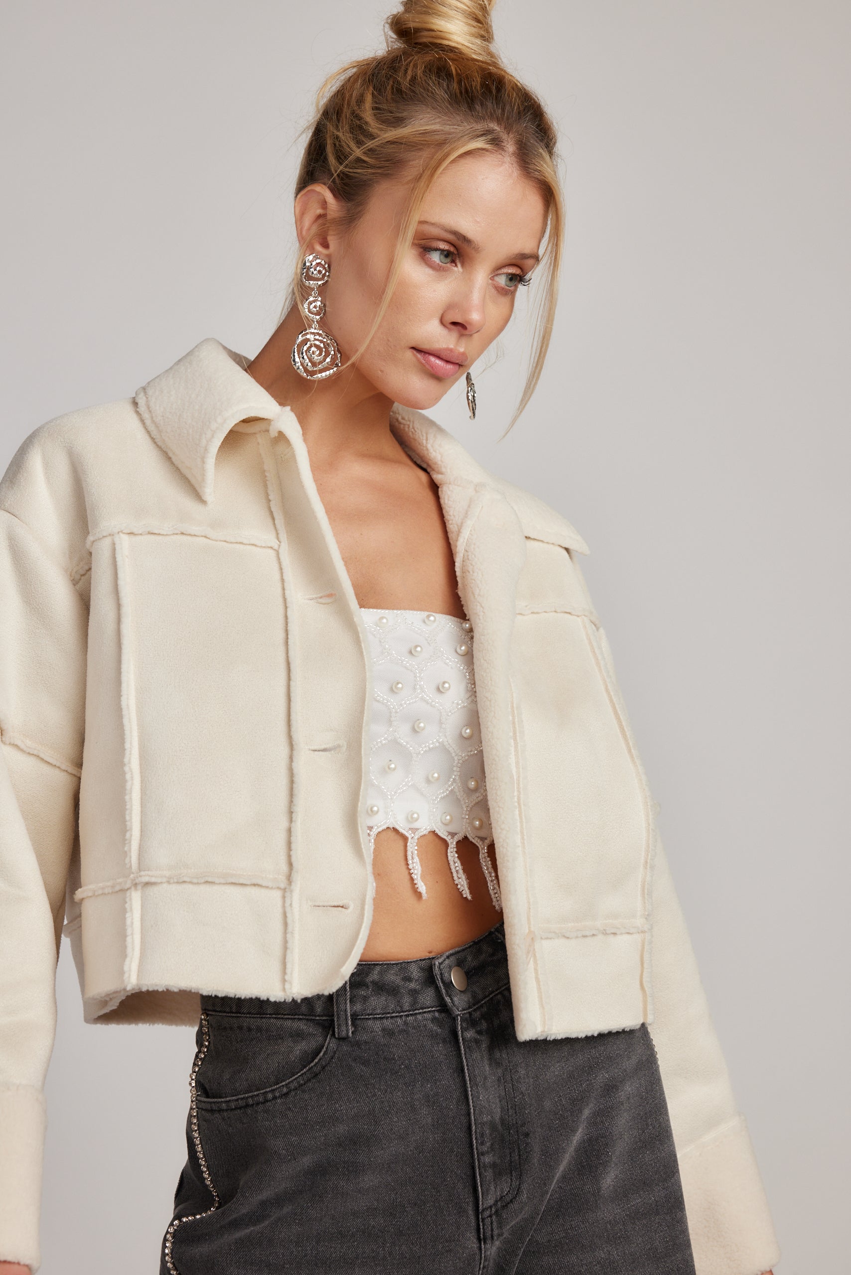 Cremefarbene Sherpa-Jacke von Avery