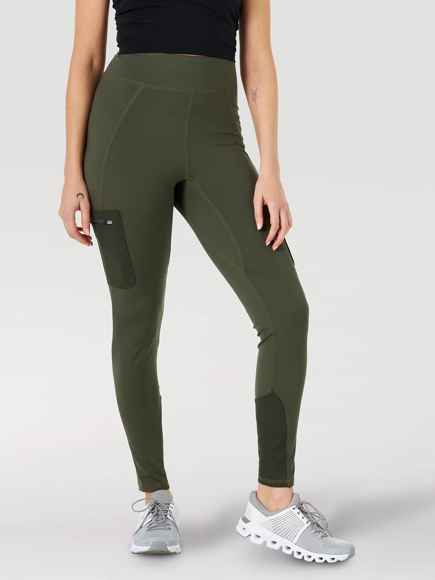 ATG BY WRANGLER™ CARGO-LEGGINGS FÜR DAMEN IN OLIVE 