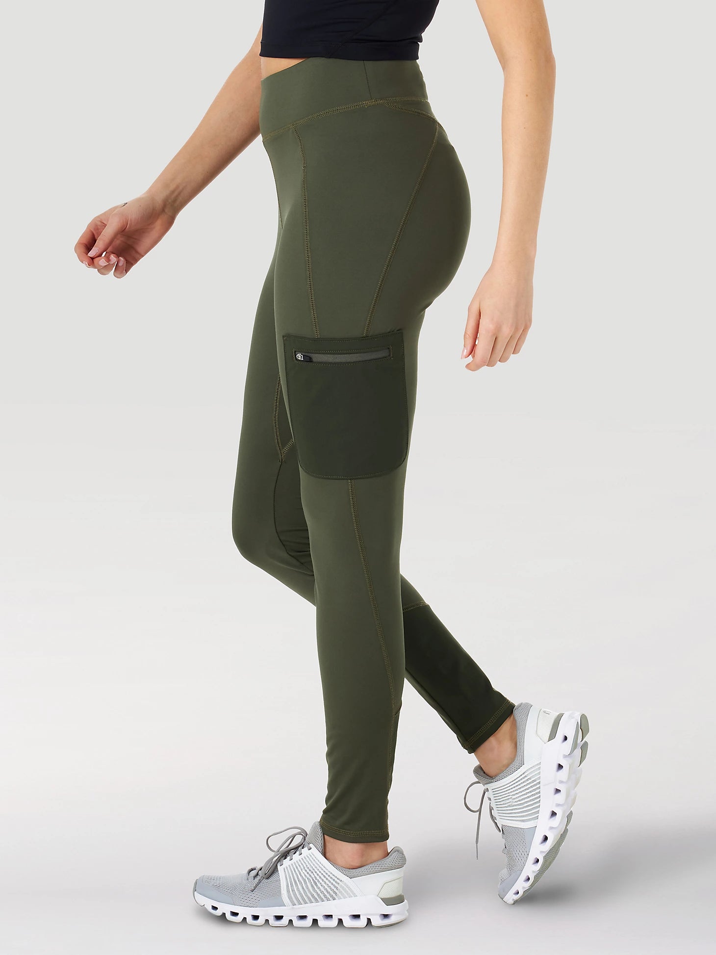 ATG BY WRANGLER™ CARGO-LEGGINGS FÜR DAMEN IN OLIVE 