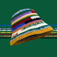 Gorro tejido a rayas hecho a mano de color para niños