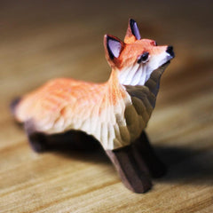 Figurines de renard sculptées à la main en bois peint