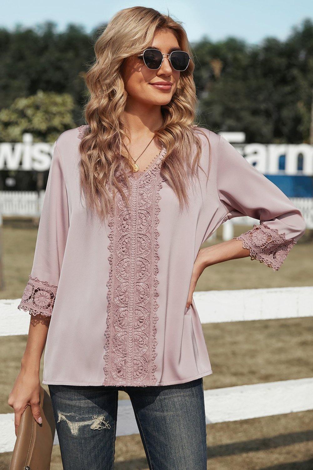 Bluse mit Häkeldetail und V-Ausschnitt