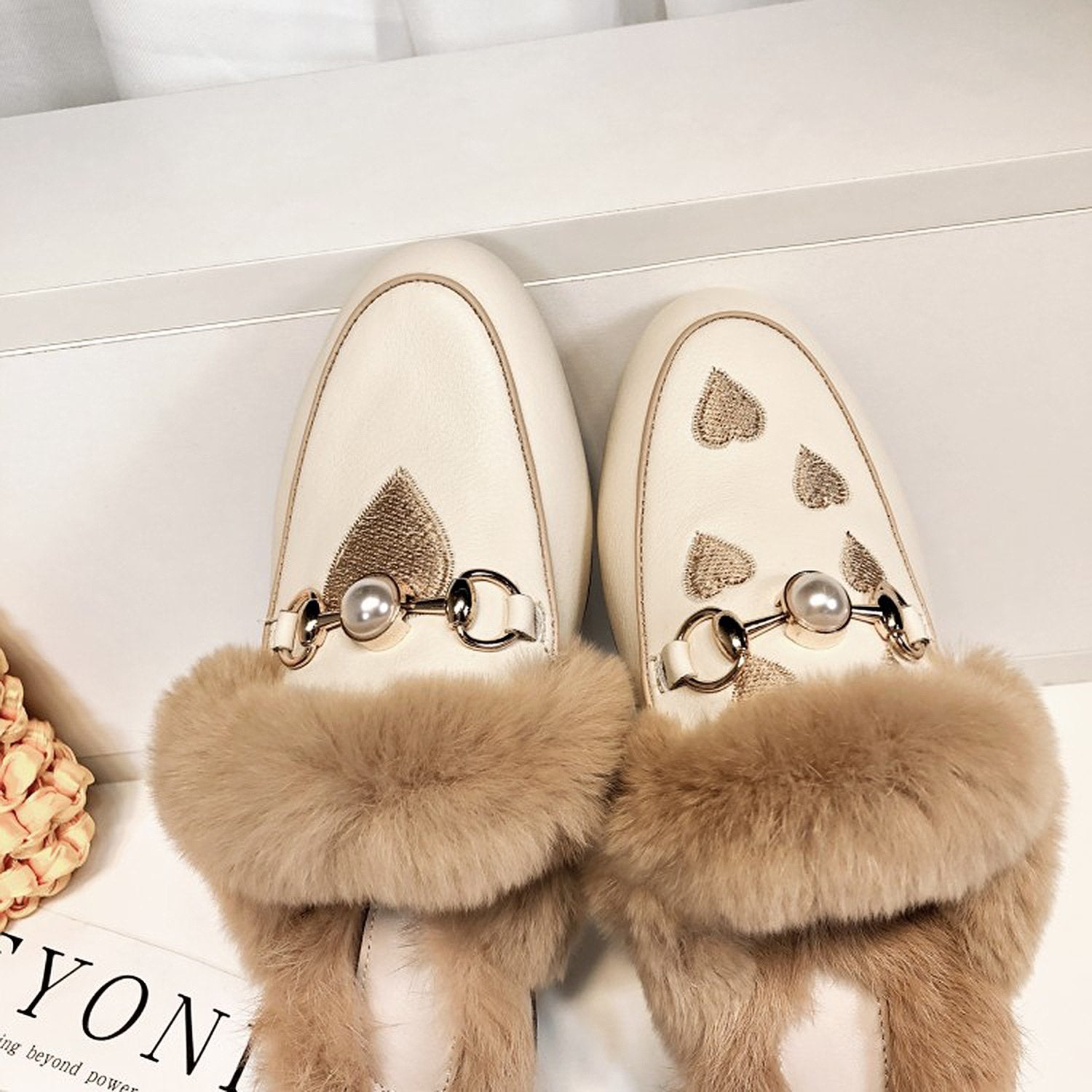 Women Embroidered Fur Pearl Buckle Slippers Mules Flat