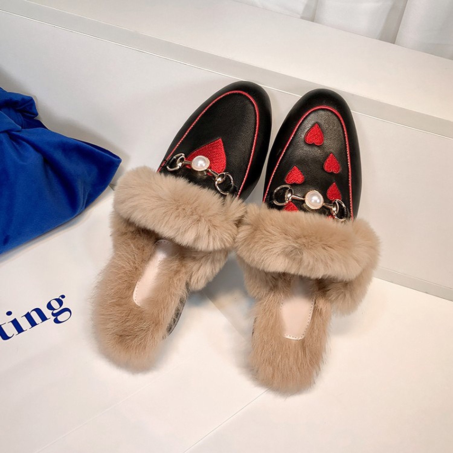 Women Embroidered Fur Pearl Buckle Slippers Mules Flat