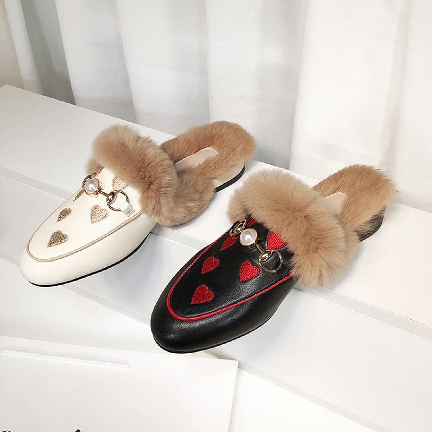 Women Embroidered Fur Pearl Buckle Slippers Mules Flat