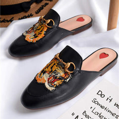 Women Heart Metal Buckle Embroidery Pattern Mules