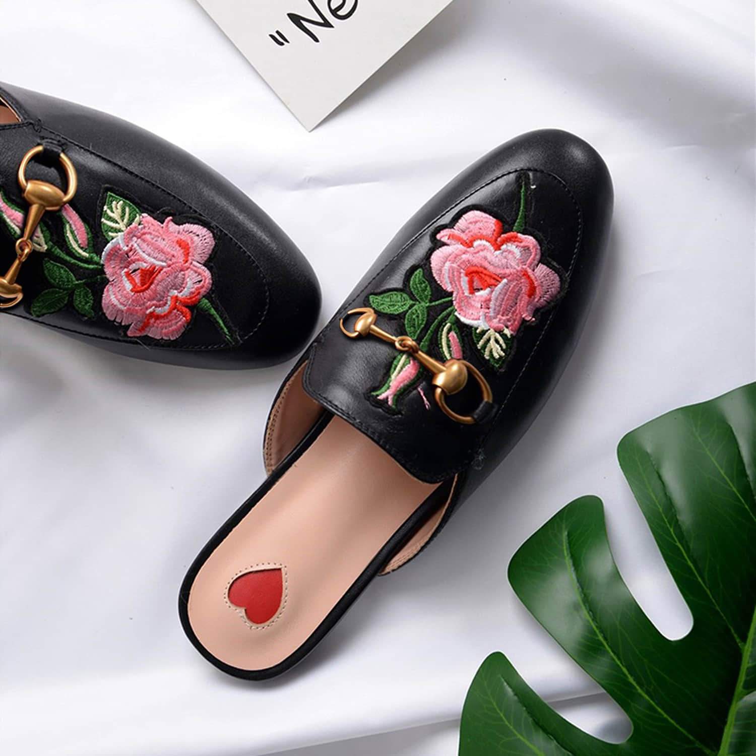 Women Heart Metal Buckle Embroidery Pattern Mules