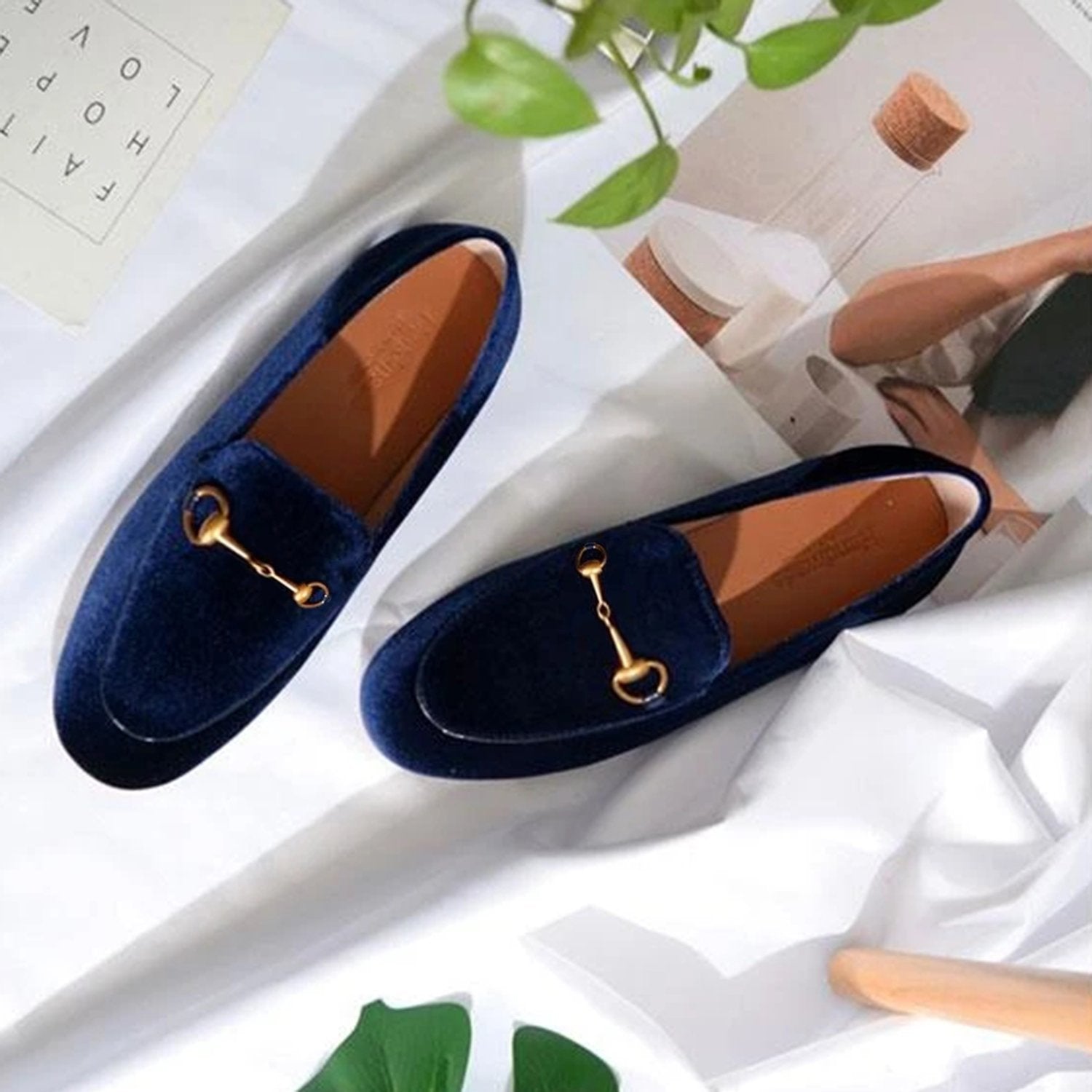 Klassische Damen-Loafer aus Samt mit Metallschnalle, flache Schuhe