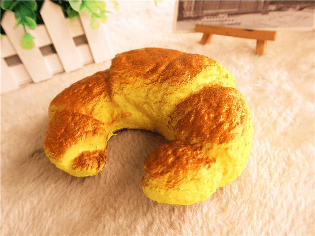 Croissant-Brot-Squishy, ​​13 cm, super langsam aufsteigend, Originalverpackung, Quetschspielzeug, lustiges Geschenk