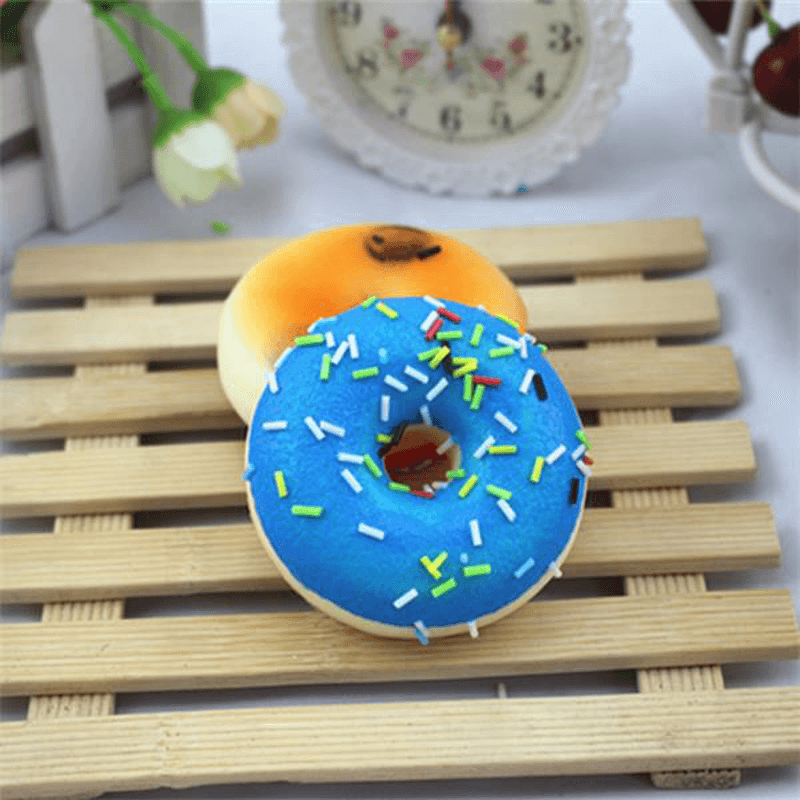 2,5 * 7 cm zufällige Squishy-Simulation französische Donuts langsam steigende Squishy-Spaßspielzeug-Dekoration