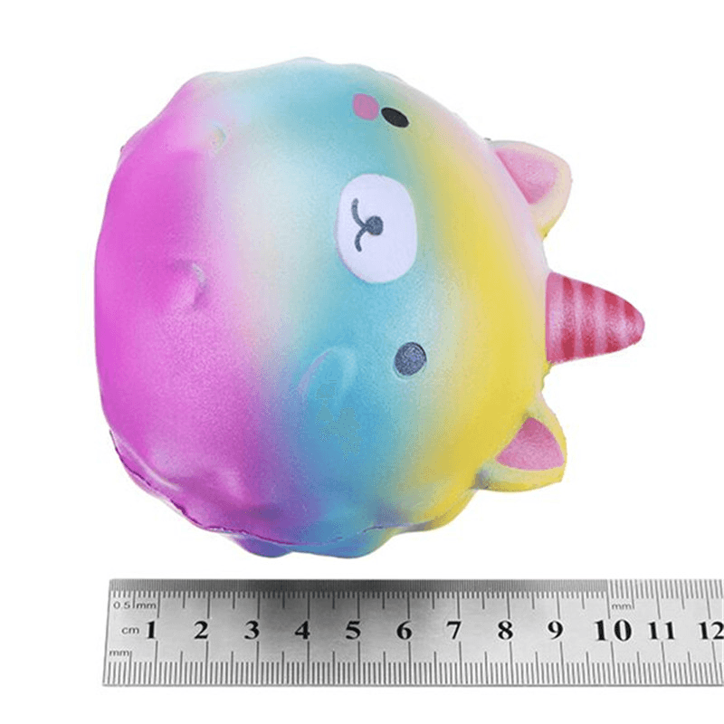 Süßes weiches Regenbogen-Einhorn-Wal-Erdbeer-Squishy-Charm-Dekompressions-Geschenkspielzeug