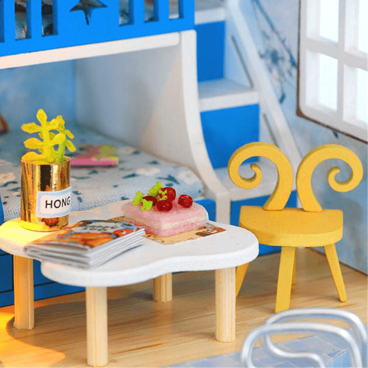 Wooden DIY Beach Villa Doll House Miniature Kit Handmade Assemble Toy with LED Light for Birthday Gift Collection Home Decor