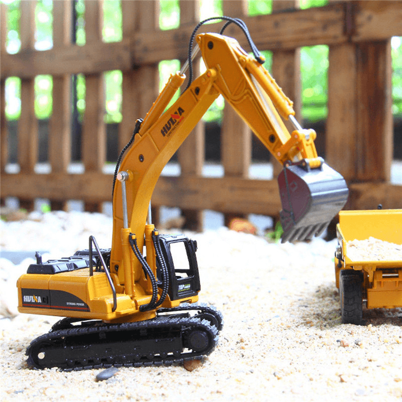 HUINA 7713-1 1/50 Scale Alloy Hydraulic Excavator Diecast Model Engineering Digging Toys