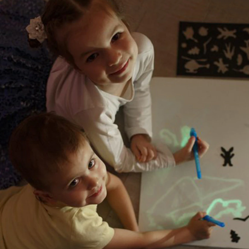 🎅EARLY Christmas 50% DI SCONTO🎅 Magico tavolo da disegno luminoso per bambini