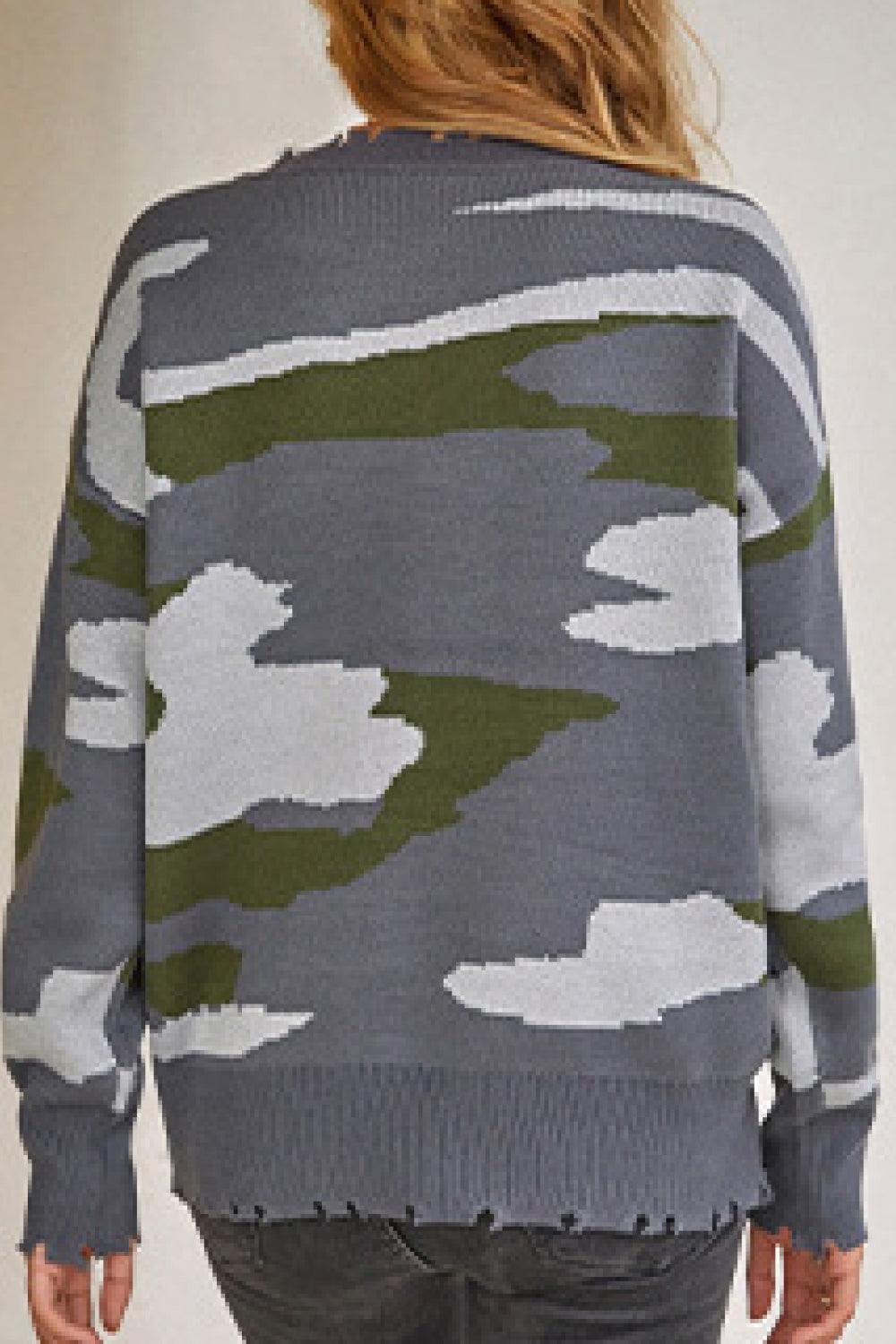 Pullover mit Camouflage-Muster und Destroyed-Saum