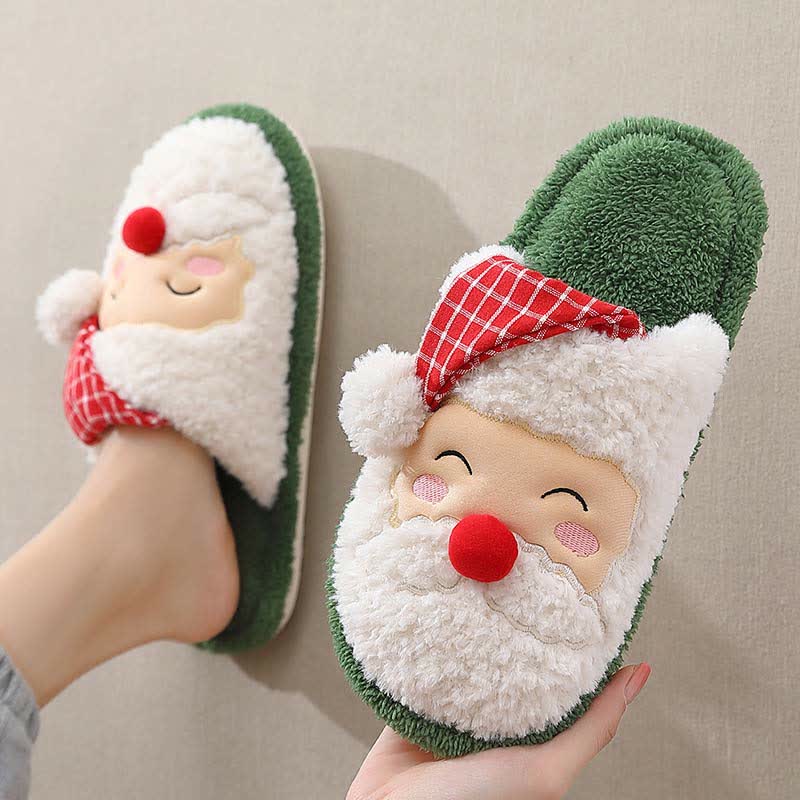 Lindas pantuflas navideñas de felpa de Papá Noel