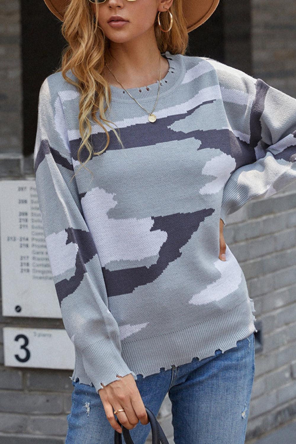 Pullover mit Camouflage-Muster und Destroyed-Saum