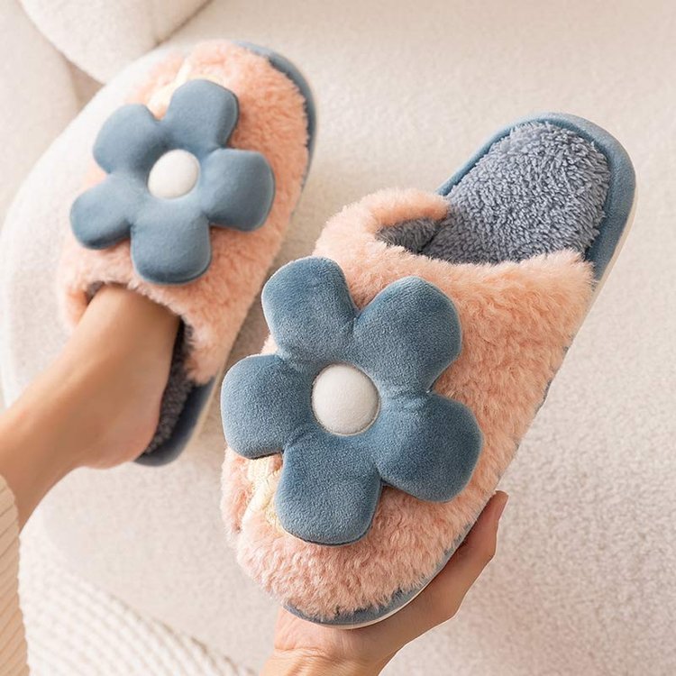 Pantuflas de flores cómodas