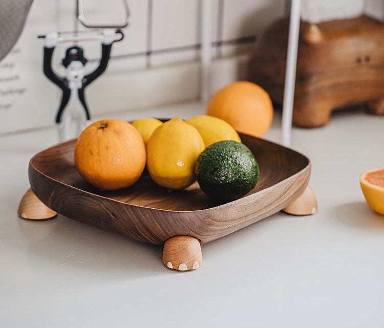 Assiettes en bois Fait à la main Monstre à quatre pattes