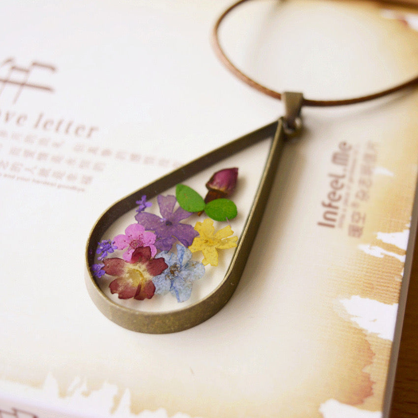 Vintage Natural Dried Flower Necklace