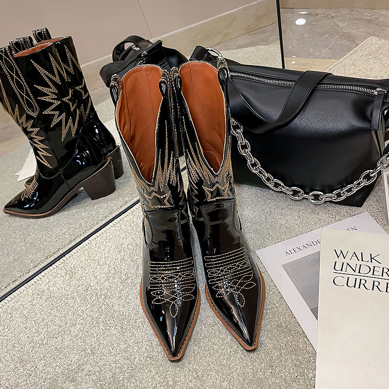 Kurze Damenstiefel mit Western-Cowboy-Stickerei