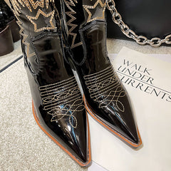 Kurze Damenstiefel mit Western-Cowboy-Stickerei