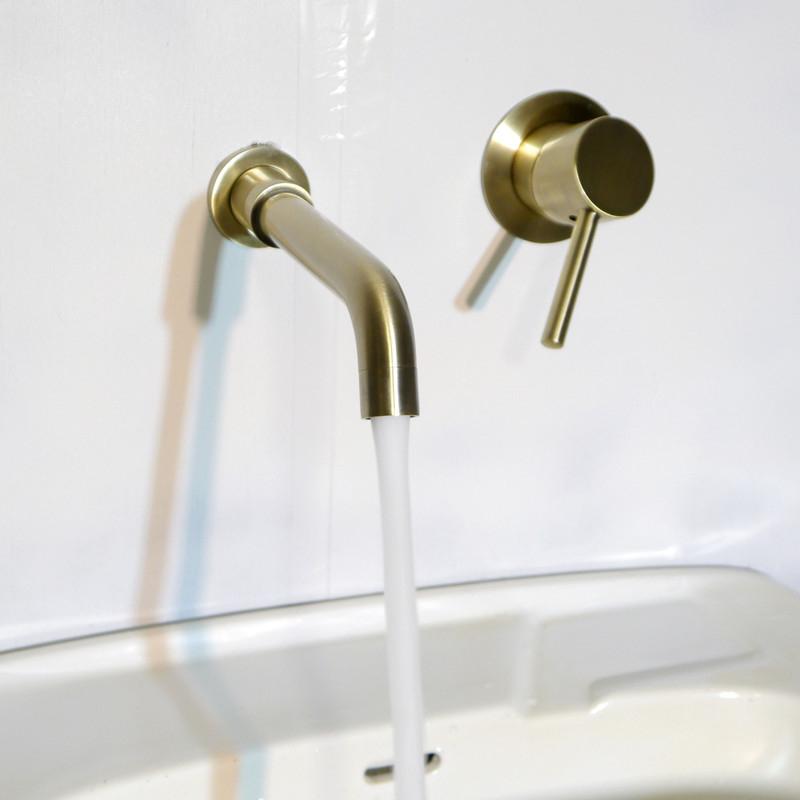 Modern Brass Wall Mounted Faucet