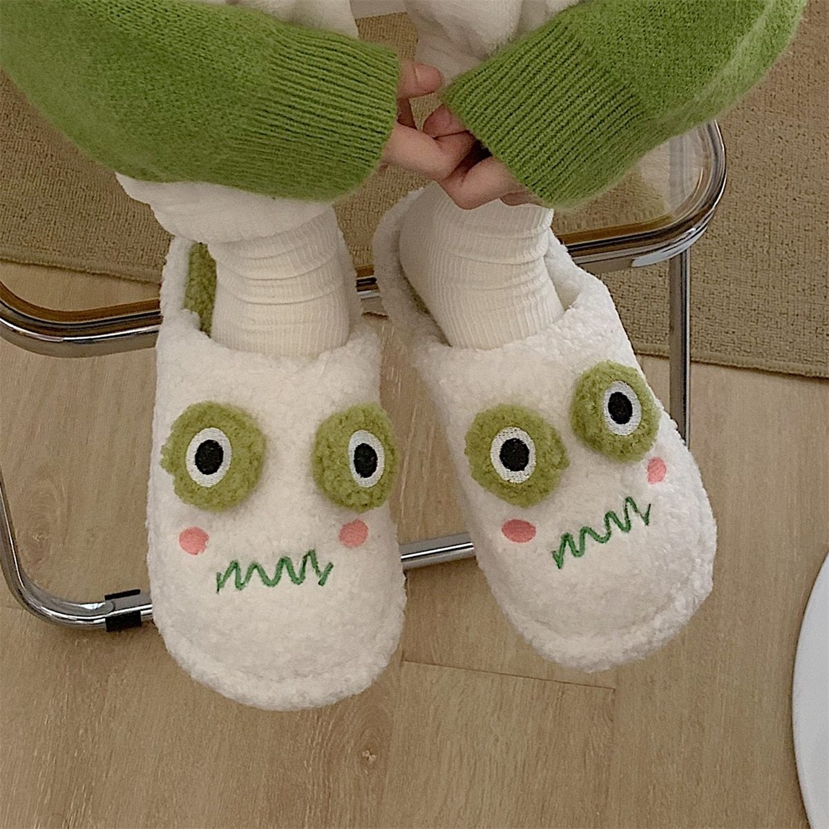 Fuzzy Frog Plush Slipper