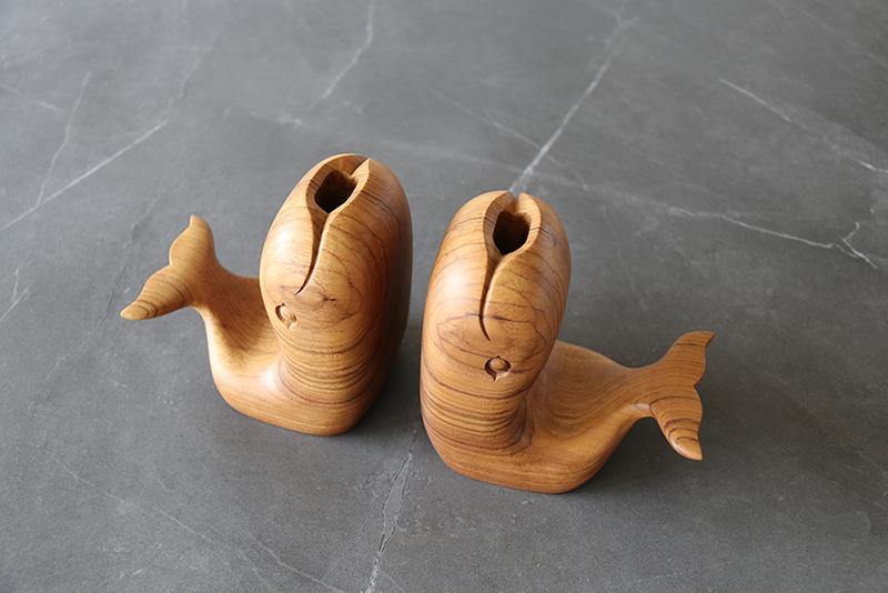 Pen holder Hand-Carved Whale Teak Wood