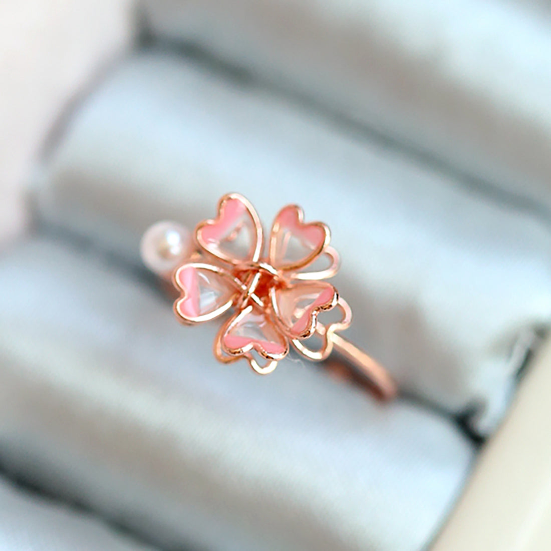 Lindo anillo de sakura