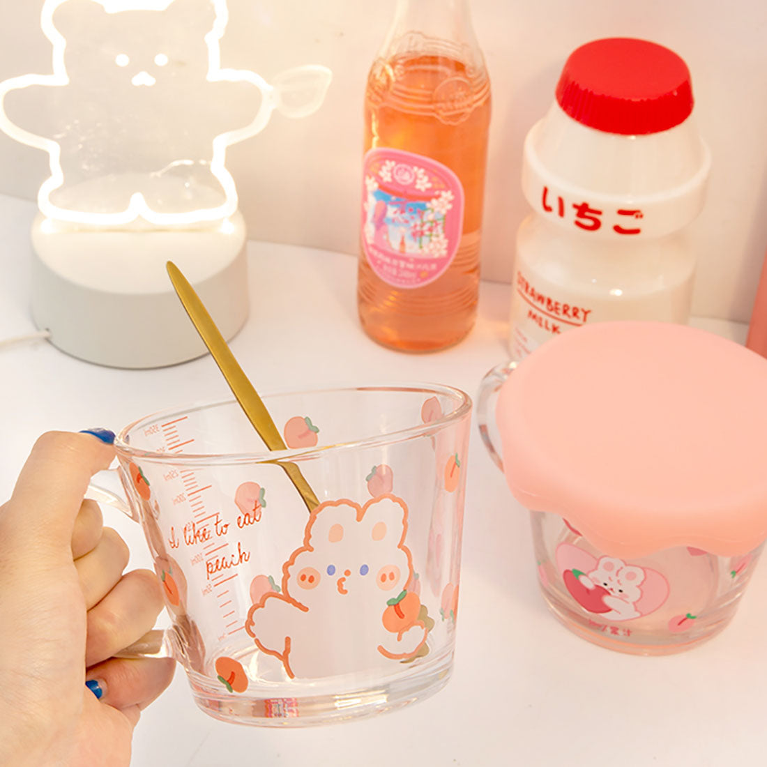 Tasse en verre lapin fraise mignon avec cuillère