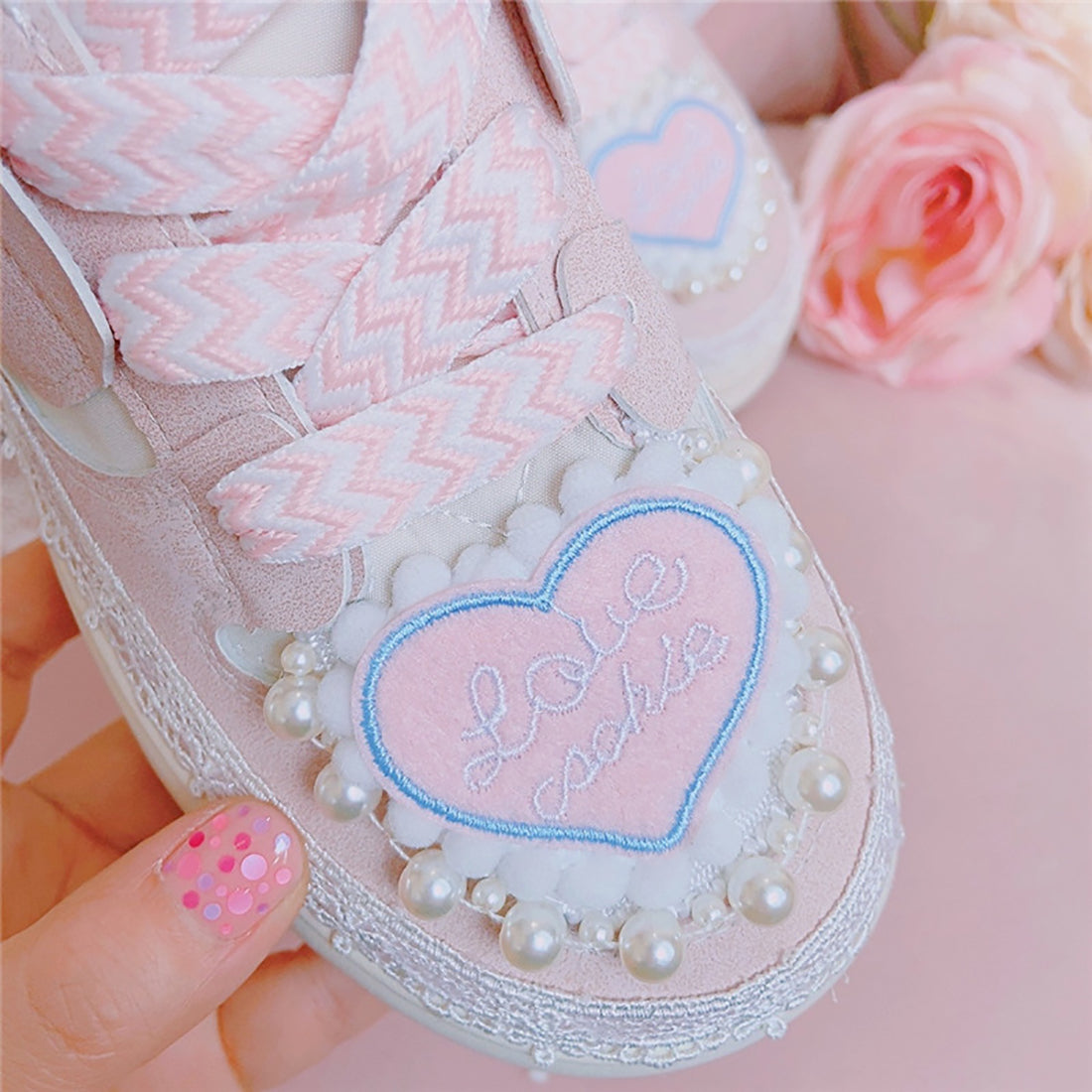 Love Heart Embroidery Round Toe Sneaker