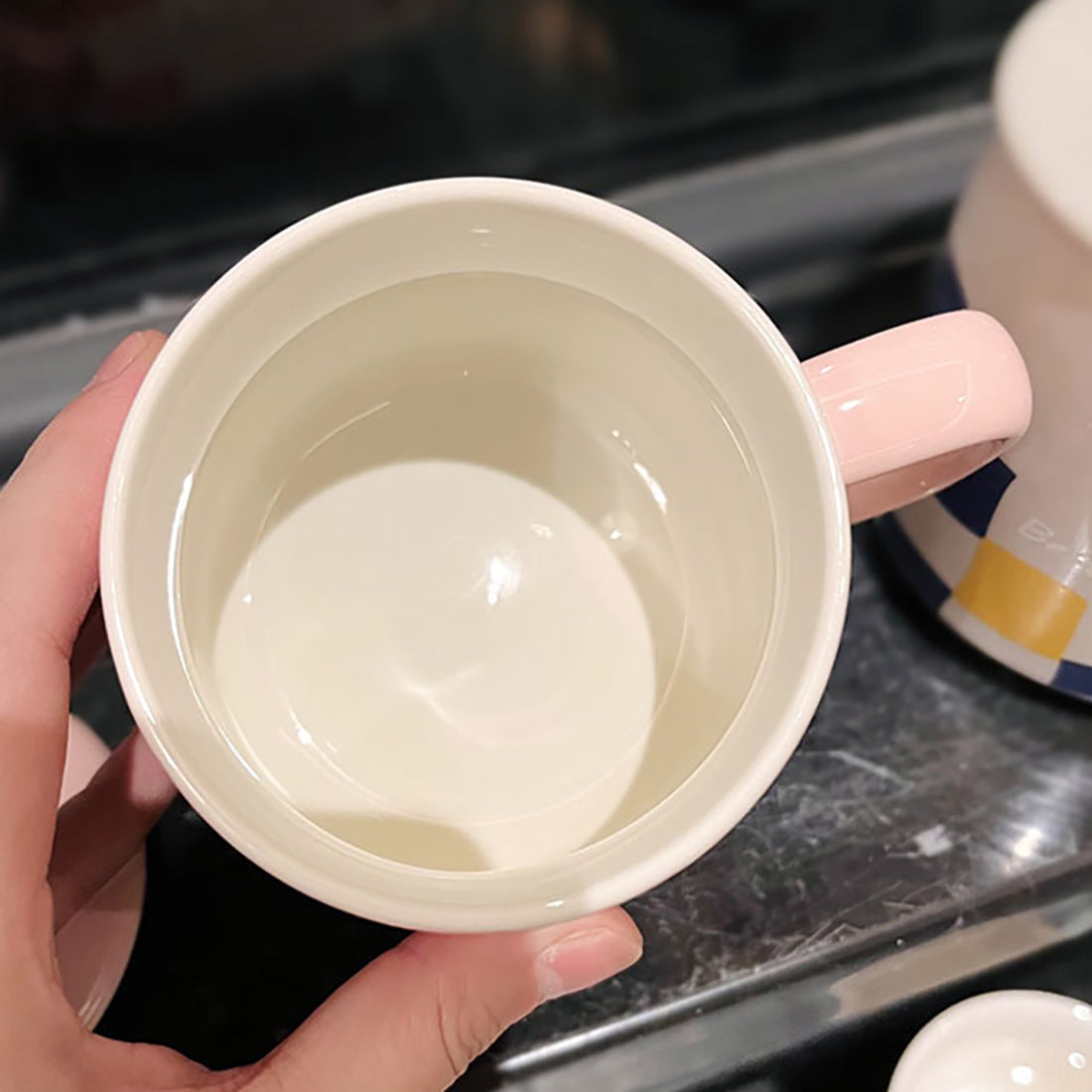 Tazza da caffè con stampa animalier a blocchi di colore con cucchiaio