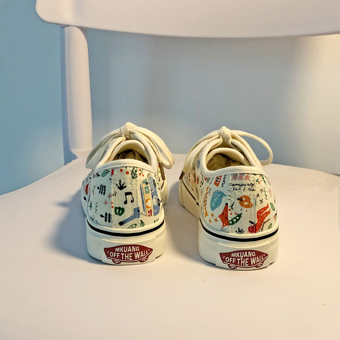 Ulzzang Canvas-Sneaker im Graffiti-Art-Design