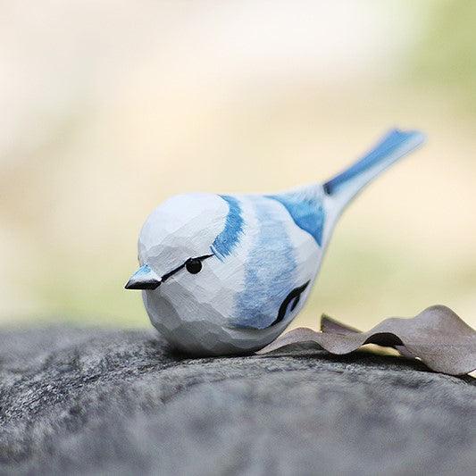 Figurines d'oiseaux mésange azur sculptées à la main en bois peint