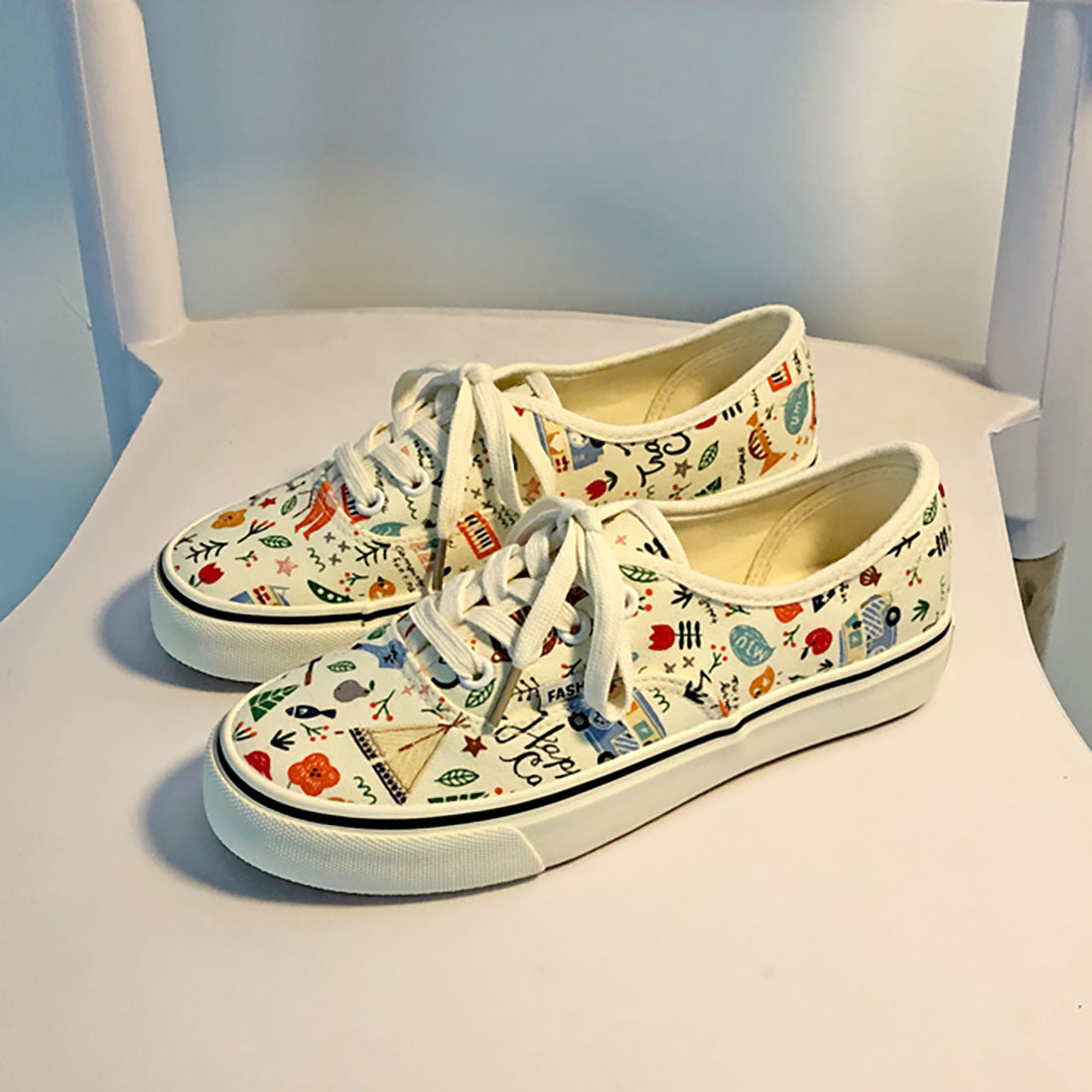 Ulzzang Canvas-Sneaker im Graffiti-Art-Design