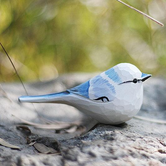 Figurines d'oiseaux mésange azur sculptées à la main en bois peint