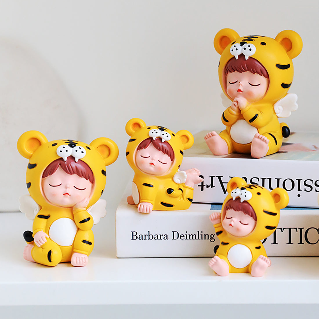 Mini statuetta per neonato con simpatico costume da tigre