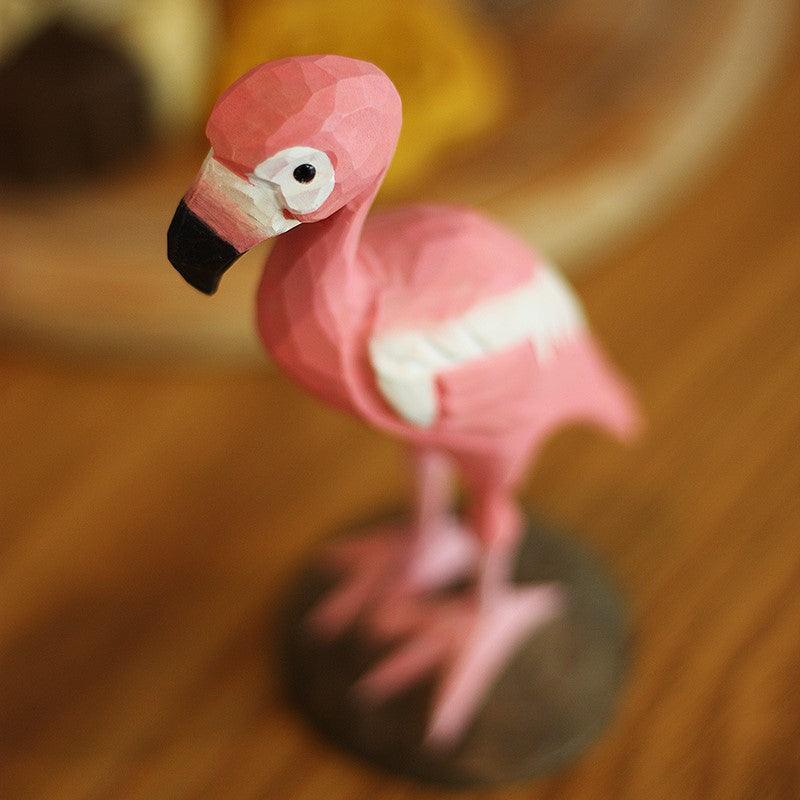 Flamingo-Vogel-Figuren, handgeschnitzt und bemalt aus Holz