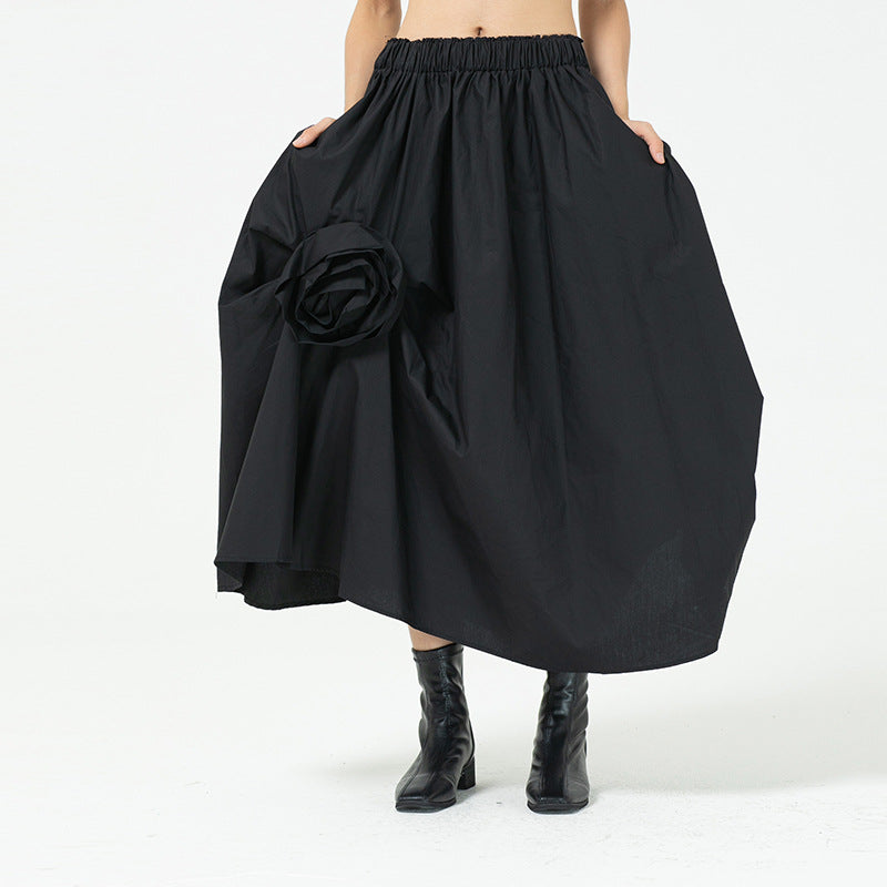 The three-dimensional flower bud skirt shows a thin floral decorative skirt, and the design is irregular skirt