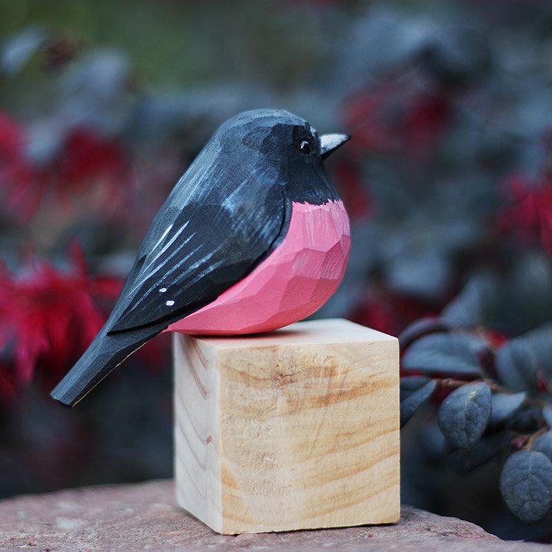 Pink Robin Bird Figuren aus handgeschnitztem, bemaltem Holz