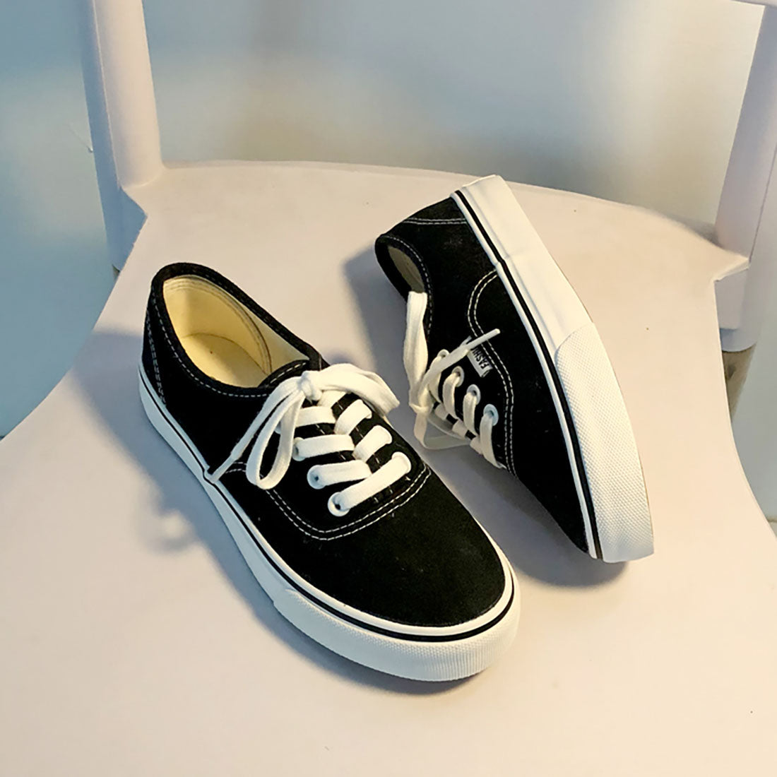 Ulzzang Canvas-Sneaker im Graffiti-Art-Design