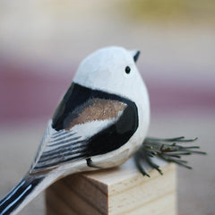 Aegithalidae Vogelfiguren aus handgeschnitztem, bemaltem Holz