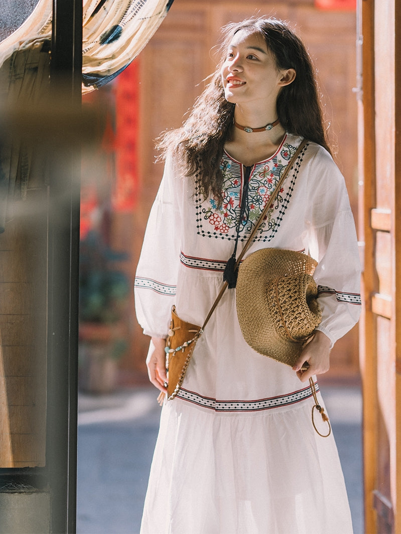 Gesticktes Kleid im Ethno-Stil, schwere Stickerei, Sonnenschutz, lange Ärmel, lockeres Vintage-Kleid 