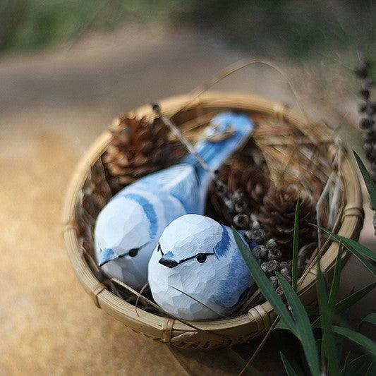 Figurines d'oiseaux mésange azur sculptées à la main en bois peint