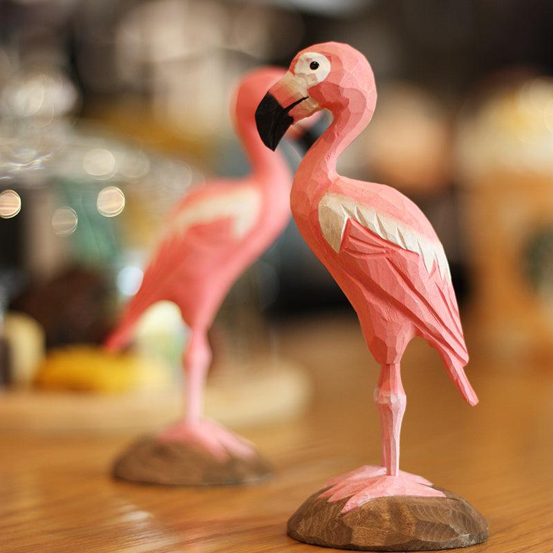 Flamingo-Vogel-Figuren, handgeschnitzt und bemalt aus Holz