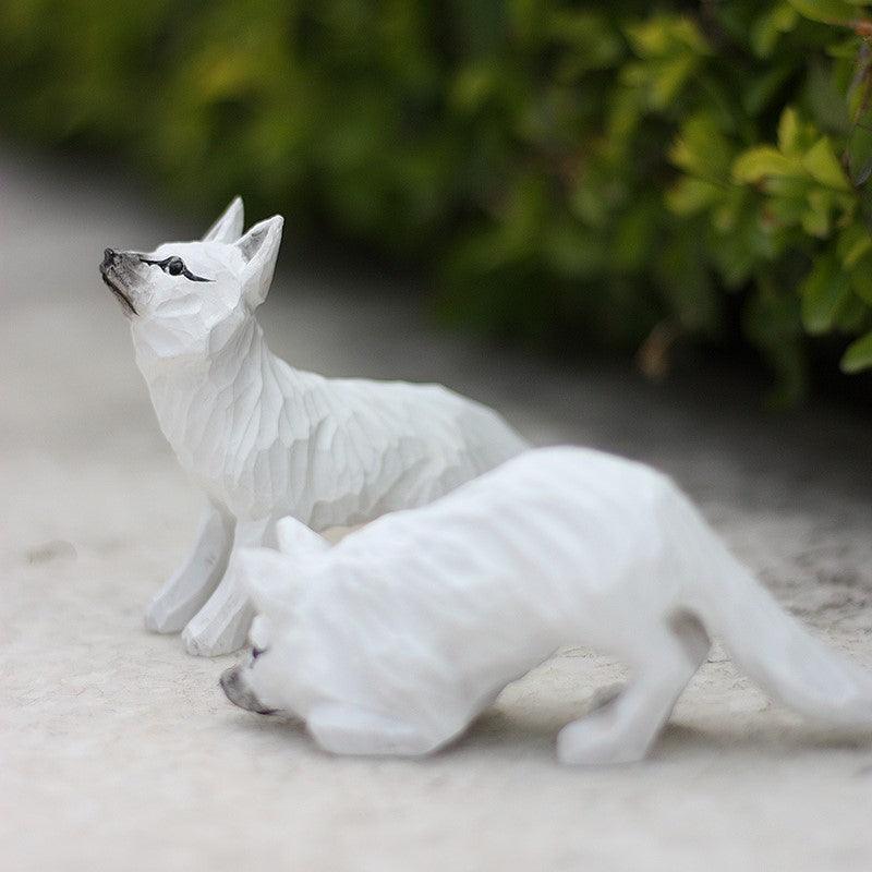 Figurines de renard sculptées à la main en bois peint