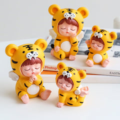 Mini statuetta per neonato con simpatico costume da tigre