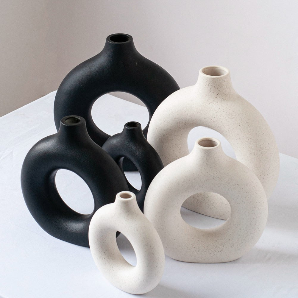 ArtZ® Hollow Ceramic Vase